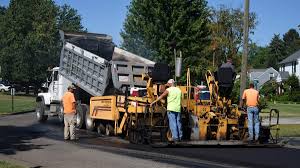 Best Concrete Driveway Installation  in Clarendon Hls, IL